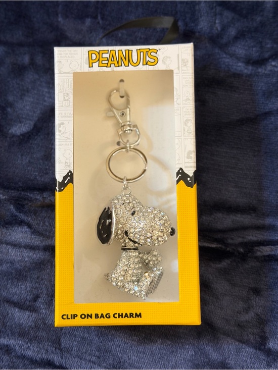 Peanuts Accessories - Peanuts Rhinestone Snoopy Keychain Charm - Silver & Black